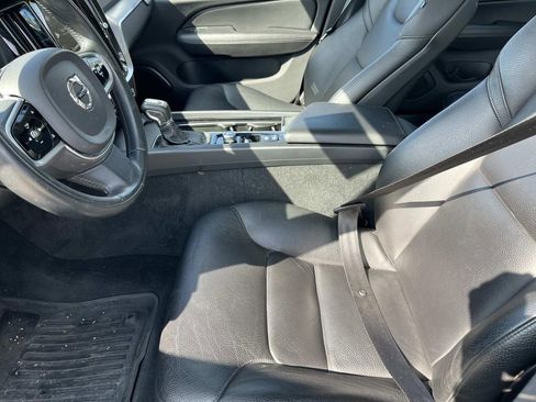 Used 2020 Volvo V60 T5 Momentum w/ Protection Package image 24