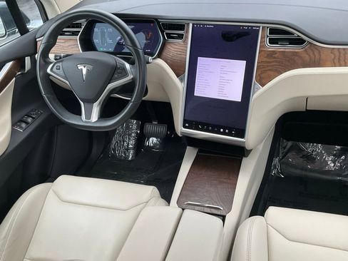 Used 2017 Tesla Model X 75D image 59