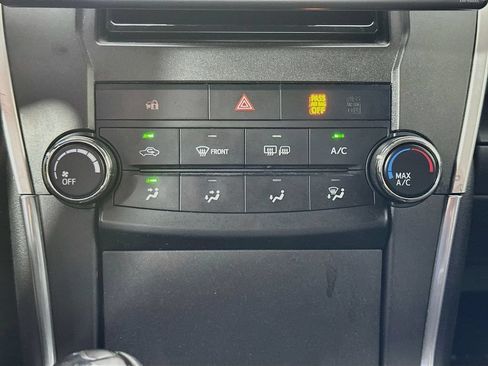 Used 2017 Toyota Camry SE FWD image 18