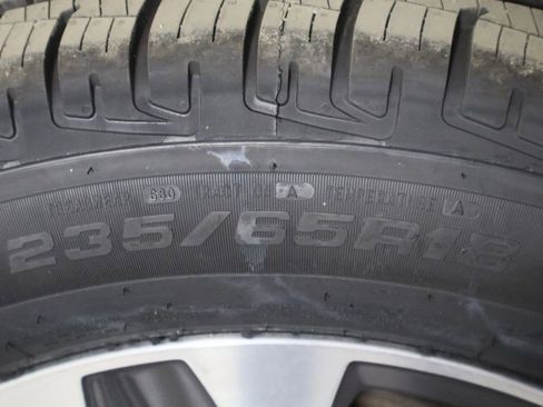 Used 2022 Toyota Highlander XLE image 41