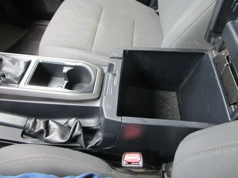 Used 2018 Toyota Tacoma TRD Off-Road AWD/4WD image 34