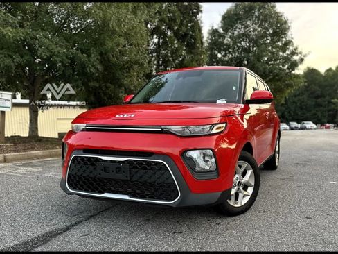 Used 2022 Kia Soul LX w/ Technology Package image 2