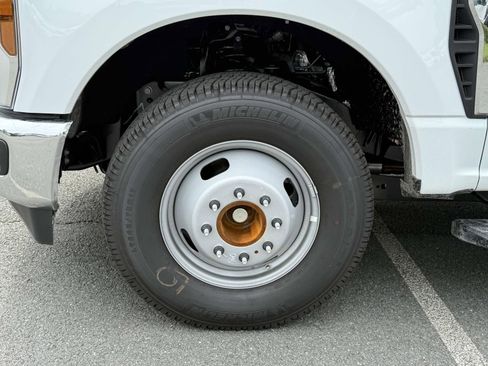 New 2025 Ford F350 XL w/ XL Chrome Package image 7