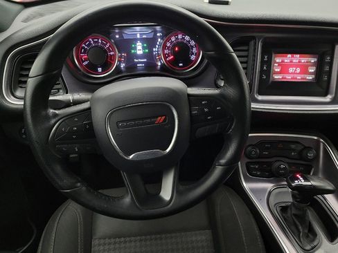 Used 2017 Dodge Challenger SXT image 22