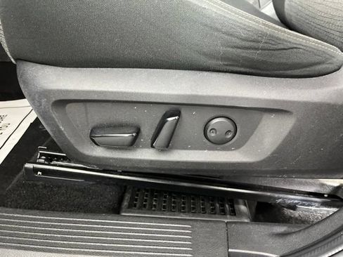 Used 2023 Nissan Rogue SV FWD image 30