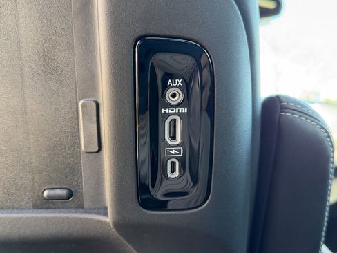 New 2026 Chrysler Pacifica Limited image 30