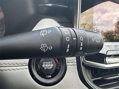 Certified 2022 Jeep Compass Limited image 39