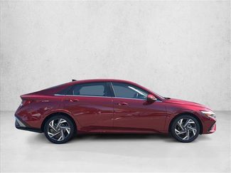 Used 2025 Hyundai Elantra SEL video 4