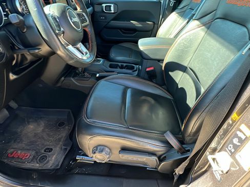 Certified 2023 Jeep Gladiator Mojave w/ Cold Weather Group image 16