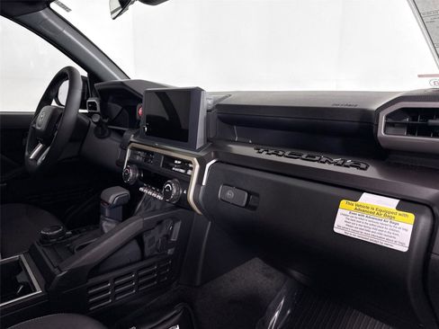 Certified 2025 Toyota Tacoma TRD Sport image 38