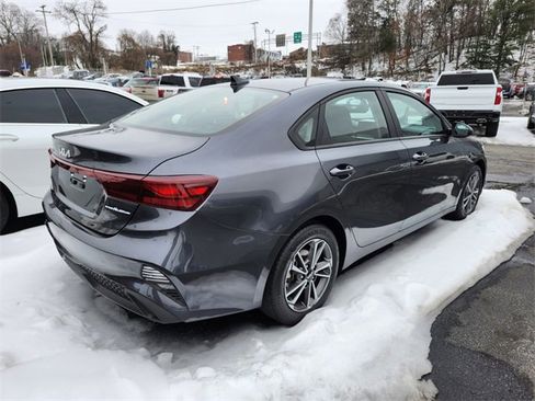 Used 2023 Kia Forte LXS image 6