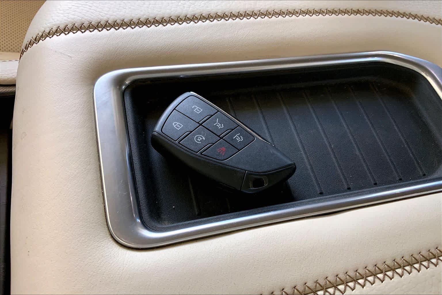Used 2023 GMC Yukon Denali AWD/4WD image 15