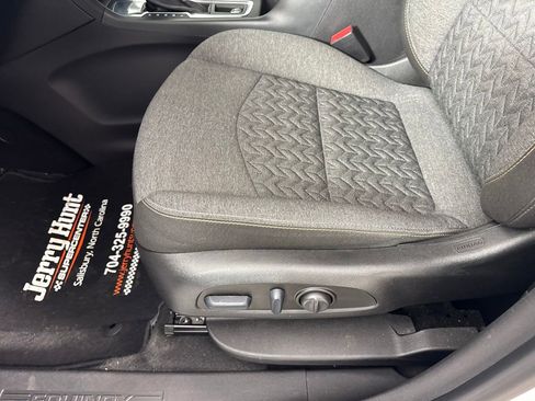 Used 2023 Chevrolet Equinox LT image 12