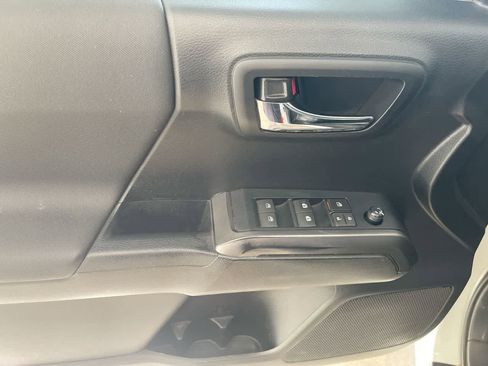 Certified 2019 Toyota Tacoma TRD Off-Road image 13