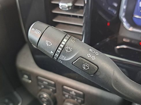 Used 2025 Chevrolet Silverado 1500 LT image 12