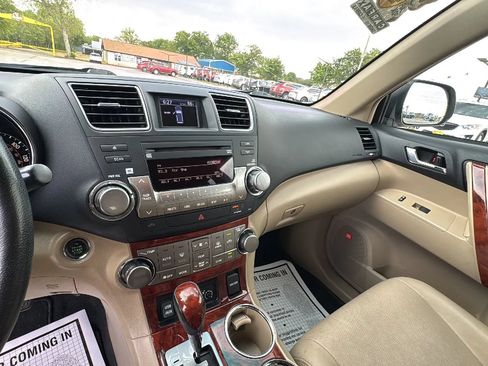 Used 2012 Toyota Highlander Limited FWD image 12