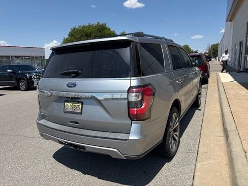 Used 2021 Ford Expedition Limited AWD/4WD image 3