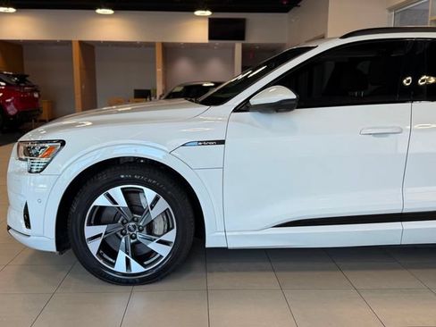 Used 2021 Audi e-tron Premium w/ Convenience Plus Package AWD/4WD image 8