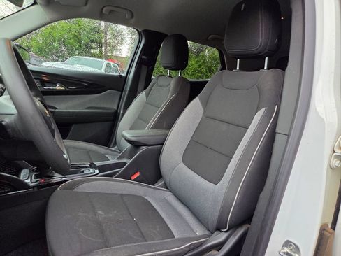 Used 2024 Chevrolet TrailBlazer LS w/ LS Convenience Package FWD image 9