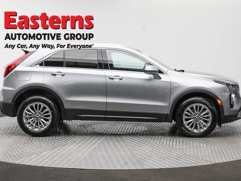 Used 2024 Cadillac XT4 Premium Luxury image 4