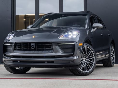 New 2026 Porsche Macan Turbo image 1