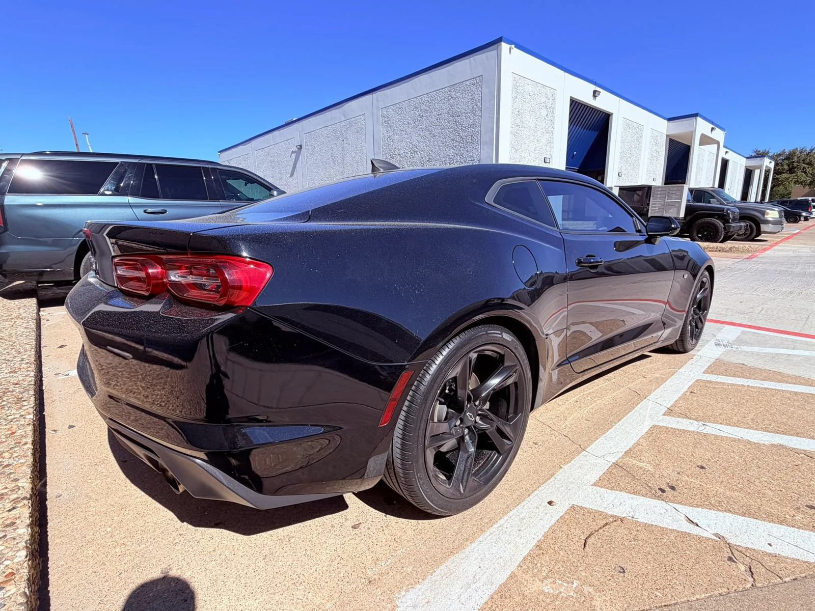 Used 2020 Chevrolet Camaro LT w/ Technology Package RWD image 5