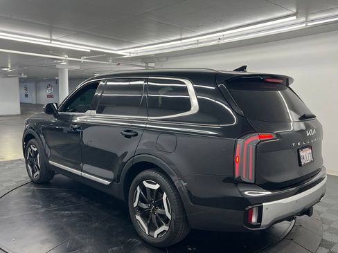 Used 2024 Kia Telluride EX w/ EX Captain's Chair Package FWD image 4