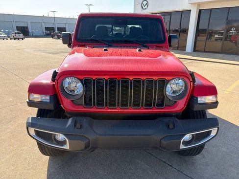 New 2024 Jeep Gladiator Sport image 5