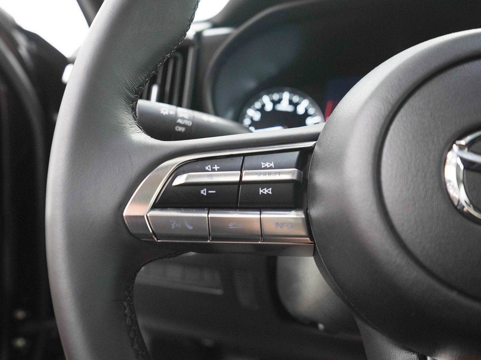 Used 2025 MAZDA CX-50 AWD 2.5 S w/ Premium Package image 25