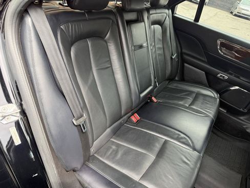 Used 2018 Lincoln Continental Select w/ Continental Climate Package AWD/4WD image 8