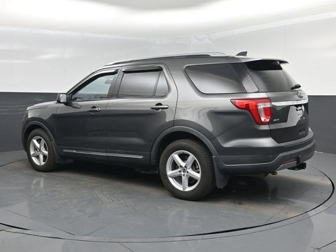 Used 2019 Ford Explorer XLT FWD image 4