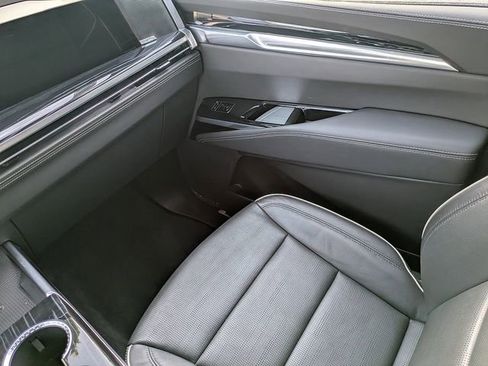 Certified 2025 Cadillac Escalade Sport w/ LPO, ONYX Package image 18