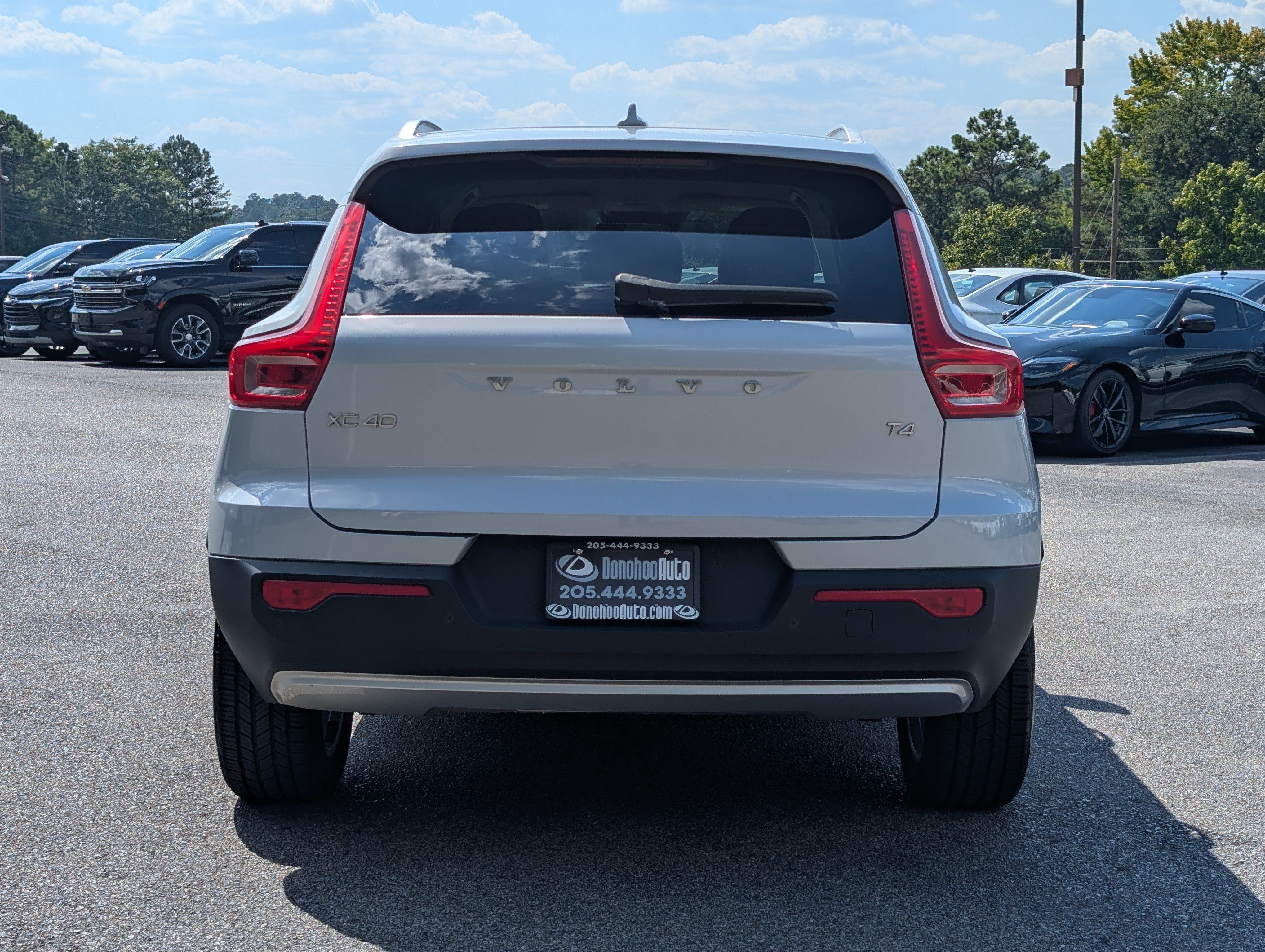 Used 2021 Volvo XC40 T4 Momentum FWD image 8