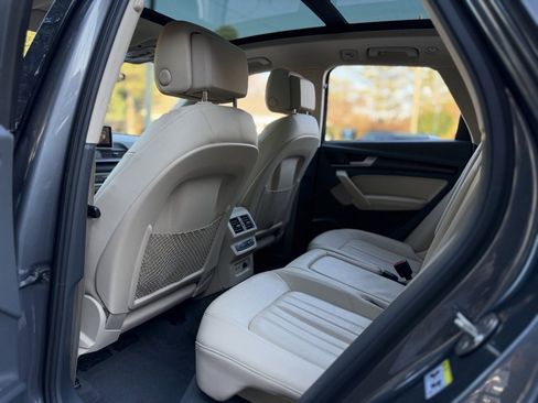 Used 2019 Audi Q5 Prestige w/ Prestige Package image 32