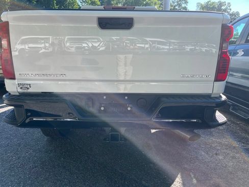 Used 2026 Chevrolet Silverado 2500 Custom w/ Custom Value Package AWD/4WD image 17