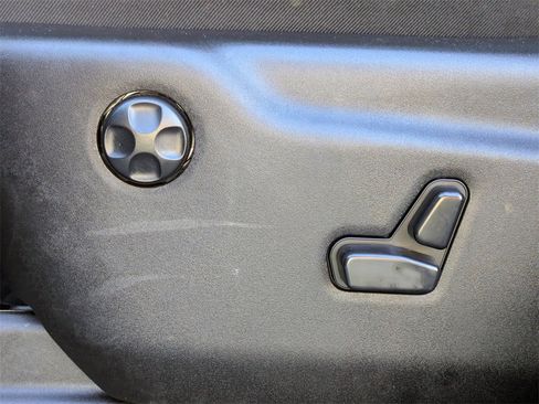 Used 2023 Dodge Durango GT image 23