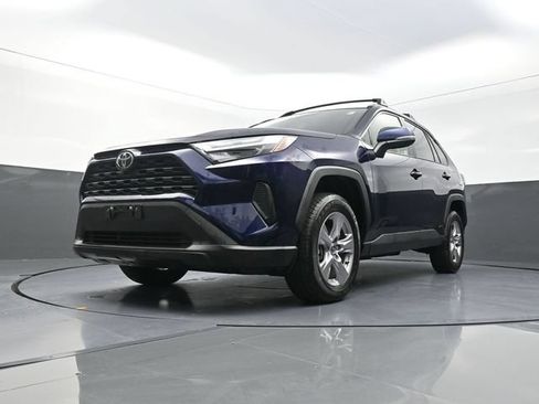 Used 2025 Toyota RAV4 XLE AWD/4WD image 32