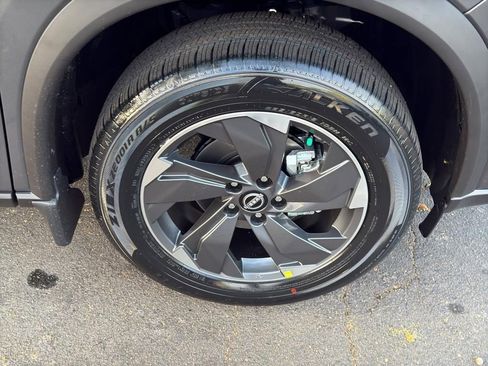 New 2026 Nissan Rogue SV image 9