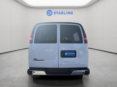 Used 2025 Chevrolet Express 3500 LT w/ LT Preferred Equipment Group image 7