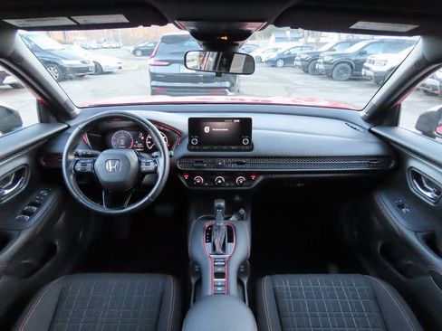 Used 2025 Honda HR-V Sport image 16