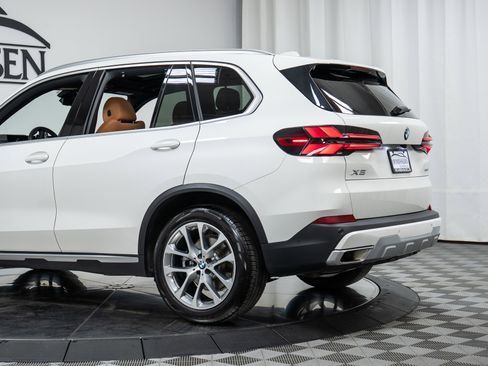 Used 2026 BMW X5 xDrive40i w/ Premium Package image 28