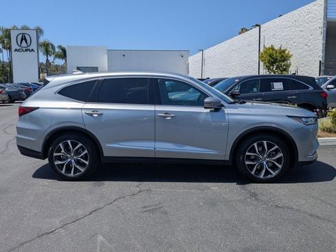 Used 2023 Acura MDX SH-AWD w/ Technology Package image 4