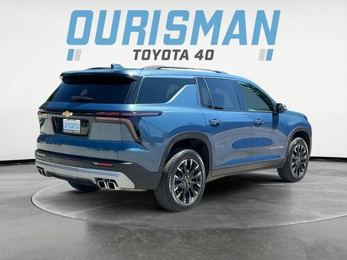 Used 2025 Chevrolet Traverse LT w/ Enhanced Driving Package FWD image 7
