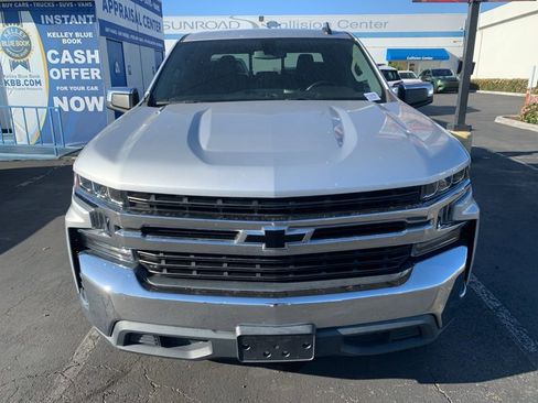 Used 2021 Chevrolet Silverado 1500 LT w/ Convenience Package II image 3
