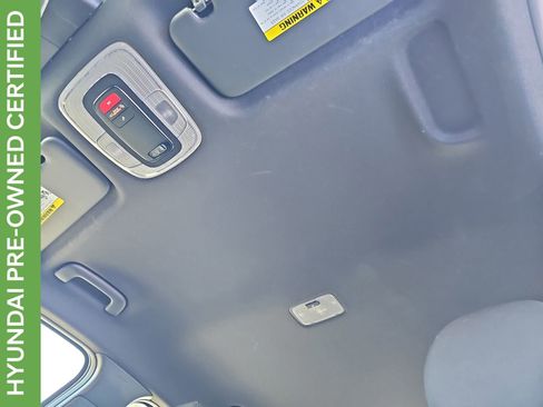 Certified 2025 Hyundai Elantra SEL image 33