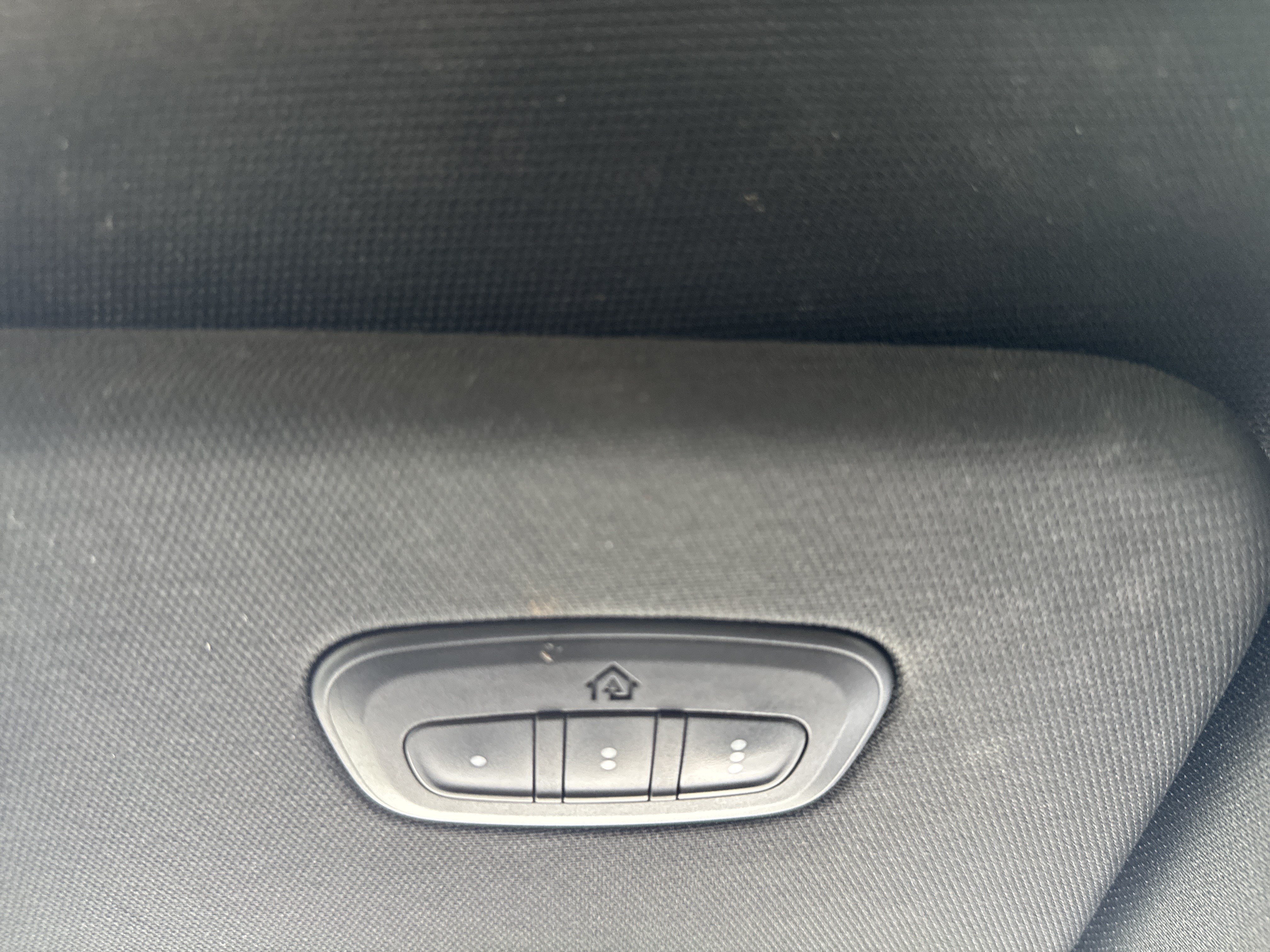 Used 2019 RAM 1500 Laramie AWD/4WD image 32