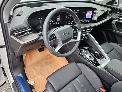 New 2025 Audi Q5 Premium Plus image 9
