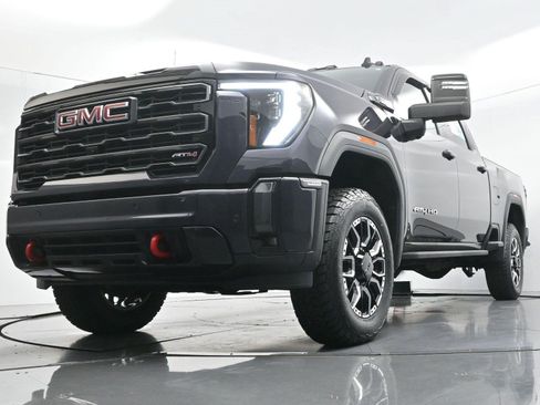 Used 2024 GMC Sierra 2500 AT4 w/ AT4 Premium Plus Package AWD/4WD image 45