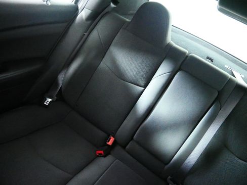 Used 2011 Chrysler 200 LX FWD image 12
