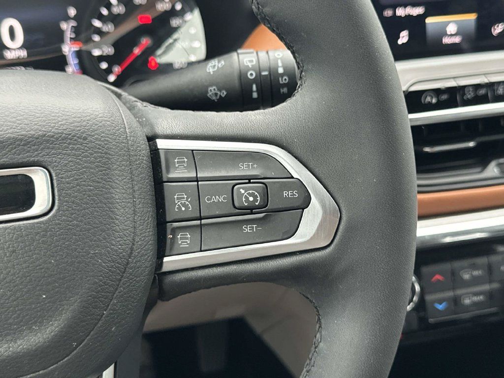 Used 2024 Jeep Compass Limited AWD/4WD image 23